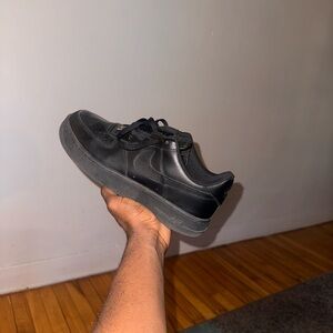 Nike Men's Black Low-Top Sneakers
